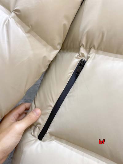 2024年12月11日秋冬高品質PRADA ダウンジャケットアウター bf工場