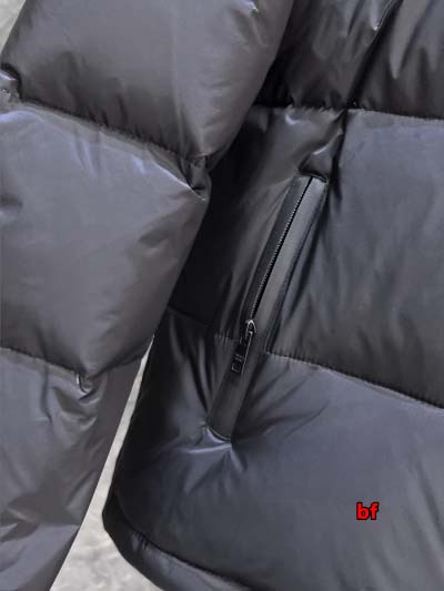 2024年12月11日秋冬高品質PRADA ダウンジャケットアウター bf工場