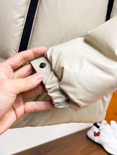 2024年12月11日秋冬高品質PRADA ダウンジャケットアウター bf工場