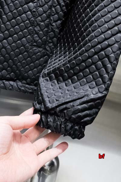 2024年12月11日秋冬高品質PRADA 綿入れの服ジャケットアウター bf工場