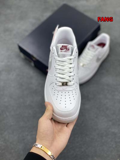 2024年12月20日秋冬新作入荷 NIKE スニーカー FANG工場