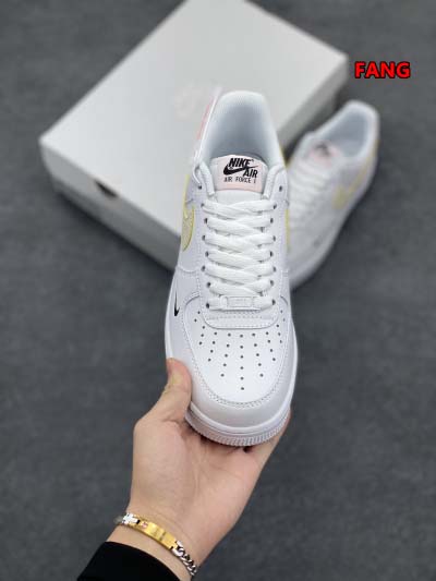 2024年12月20日秋冬新作入荷 NIKE スニーカー FANG工場