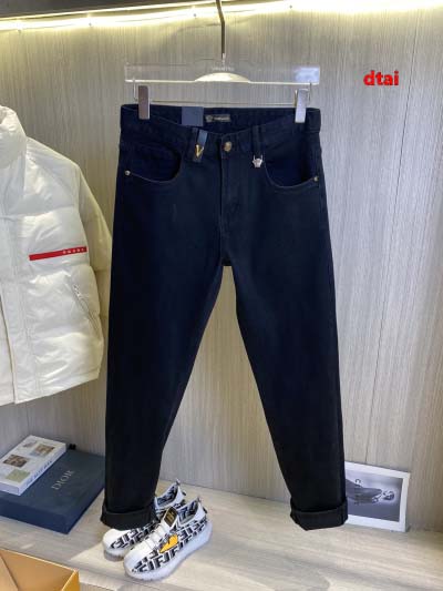 2024年12月26日入荷秋冬新品 ヴェルサーチジーンズ   dtai工場