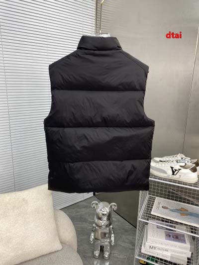 2024年12月27日秋冬新品PRADA ダウンジャケットアウターベスト dongtai工場