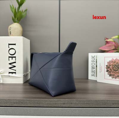 2025年早春新品入荷 LOEWE 本革 バッグ lexun工場size:22.7*12*15.5CM