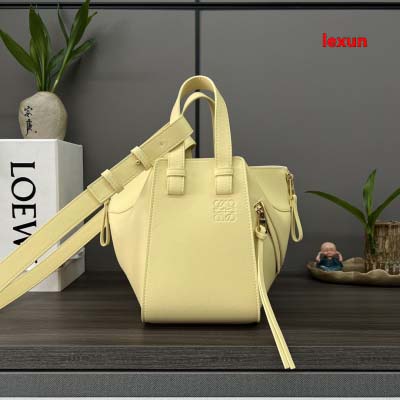 2025年早春新品入荷 LOEWE 本革 バッグ lexun工場 size：19.5*14.5*20.8