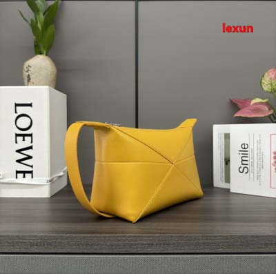 2025年早春新品入荷 LOEWE 本革 バッグ lexun工場size:22.7*12*15.5CM