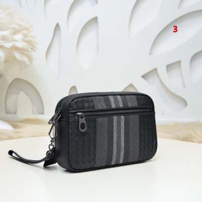 2025年早春新品入荷 Bottega Veneta  クラッチバッグ 3工場