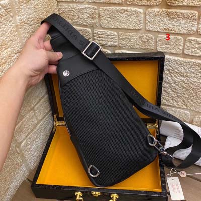 2025年早春新品入荷 ルイヴィトンチェストバッグの男性 3工場