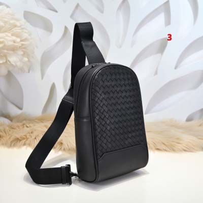 2025年早春新品入荷Bottega Veneta  チェストバッグの男性 3工場