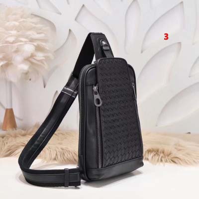 2025年早春新品入荷 Bottega Veneta  チェストバッグの男性 3工場