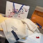 2024年12月3日新品入荷ルイヴィトン カシミアスカーフ 暖かい防寒秋冬 1z工場