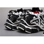 2024年12月20日秋冬原版復刻新作入荷バレンシアガ スニーカー FANG工場