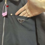 2024年12月23日秋冬新品 PRADA 綿入れの服ジャケットアウター    FF工場