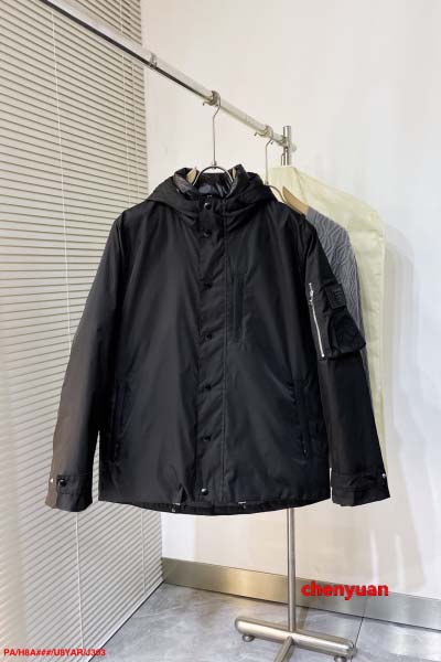 2024年12月30日秋冬新品PRADA   ダウンジャケッ...