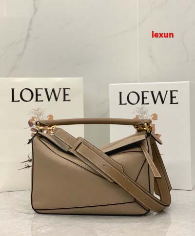2025年早春新品入荷 LOEWE 本革 バッグ lexun...