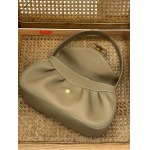 2025年早春新品入荷 CELINE  本革 バッグ lexun工場33-19-9cm