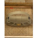 2025年早春新品入荷 CELINE  本革 バッグ lexun工場33-19-9cm