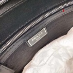 2025年早春新品入荷 PRADA クラッチバッグ 3工場