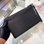 2025年早春新品入荷 PRADA クラッチバッグ 3工場