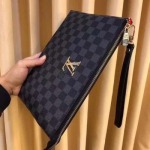 2025年早春新品入荷  ルイヴィトン クラッチバッグ 3工場