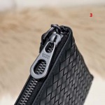 2025年早春新品入荷 Bottega Veneta  クラッチバッグ 3工場