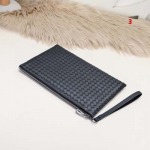 2025年早春新品入荷Bottega Veneta  クラッチバッグ 3工場