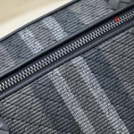 2025年早春新品入荷 Bottega Veneta  クラッチバッグ 3工場