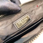 2025年早春新品入荷 PRADA クラッチバッグ 3工場