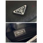 2025年早春新品入荷 PRADA クラッチバッグ 3工場