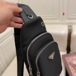2025年早春新品入荷 PRADA チェストバッグの男性 3工場