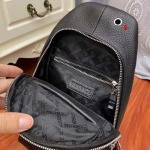 2025年早春新品入荷ヴェルサーチ チェストバッグの男性 3工場