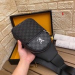 2025年早春新品入荷 ルイヴィトンチェストバッグの男性 3工場