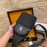 2025年早春新品入荷 ルイヴィトンチェストバッグの男性 3工場