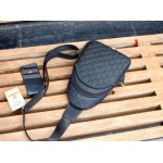 2025年早春新品入荷 グッチ   チェストバッグの男性 3工場