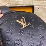2025年早春新品入荷 ルイヴィトン チェストバッグの男性 3工場