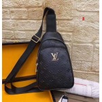 2025年早春新品入荷 ルイヴィトン チェストバッグの男性 3工場