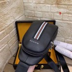 2025年早春新品入荷 グッチ  チェストバッグの男性 3工場