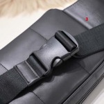 2025年早春新品入荷 Bottega Veneta チェストバッグの男性 3工場