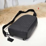 2025年早春新品入荷Bottega Veneta  チェストバッグの男性 3工場