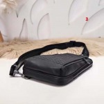 2025年早春新品入荷 Bottega Veneta  チェストバッグの男性 3工場