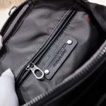 2025年早春新品入荷 Bottega Veneta  チェストバッグの男性 3工場