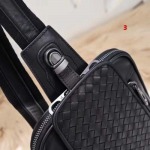 2025年早春新品入荷 Bottega Veneta  チェストバッグの男性 3工場