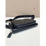 2025年早春新品入荷 PRADA  バッグの男性 3工場