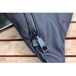 2025年早春新品入荷ヴェルサーチチェストバッグの男性 3工場