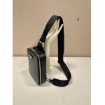2025年早春新品入荷 PRADA チェストバッグの男性 3工場