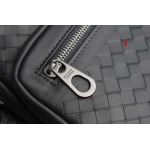 2025年早春新品入荷 Bottega Veneta チェストバッグの男性 3工場