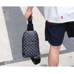 2025年早春新品入荷 ルイヴィトンチェストバッグの男性 3工場