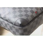 2025年早春新品入荷 ルイヴィトンチェストバッグの男性 3工場