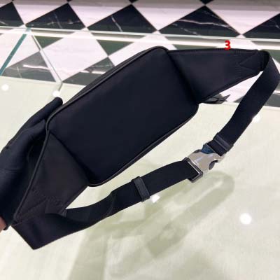 2025年早春新品入荷 PRADA  バッグの男性 3工場